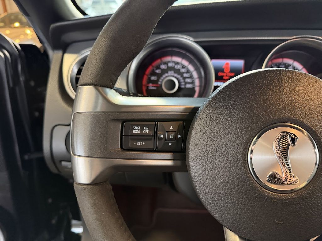 2013 Ford Mustang Image 17