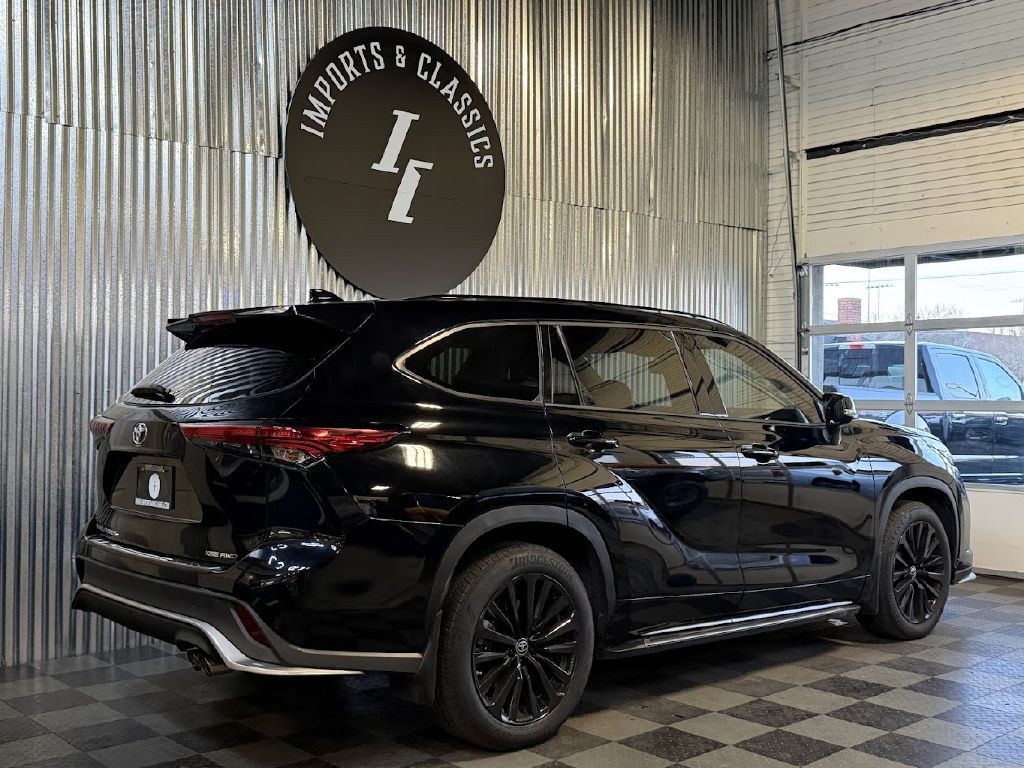 2023 Toyota Highlander Image 3