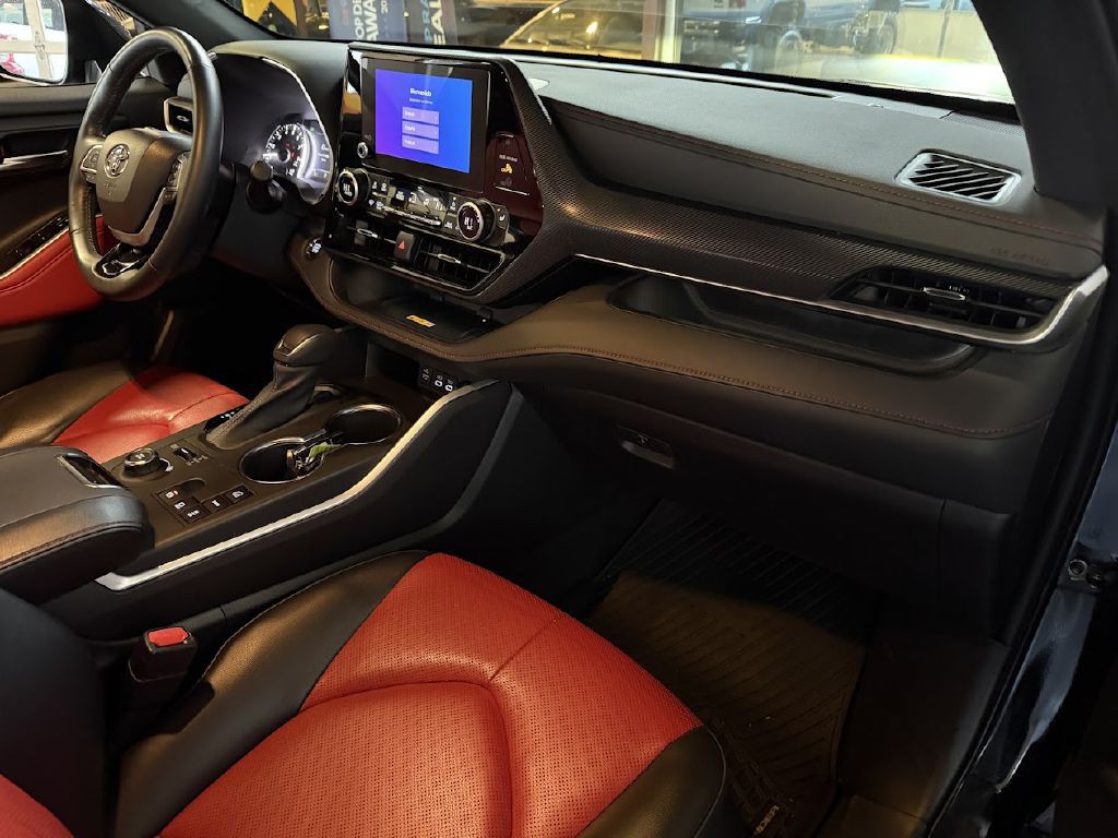 2023 Toyota Highlander Image 14