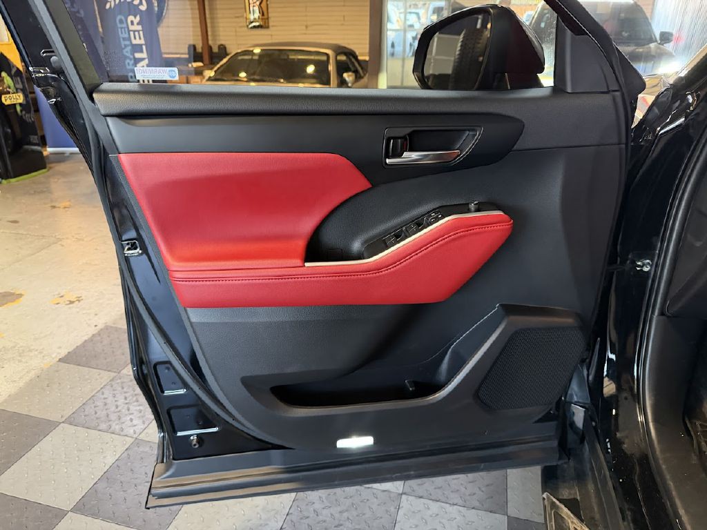 2023 Toyota Highlander Image 30