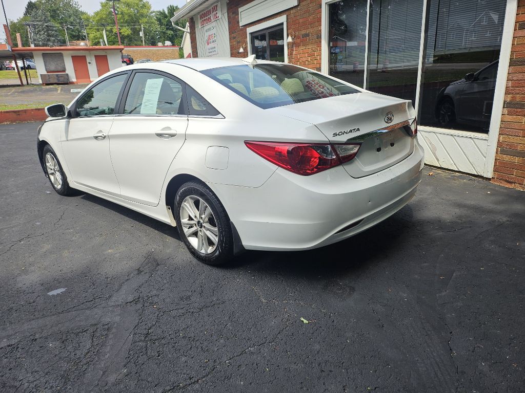 2013 Hyundai Sonata Image 3