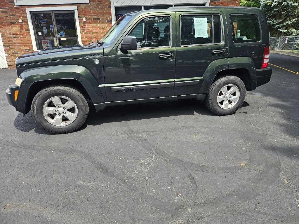 2011 Jeep Liberty Image 1