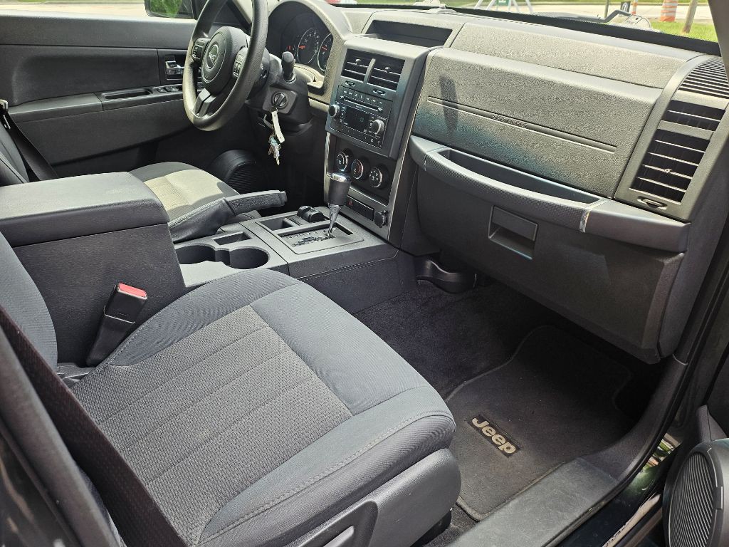 2011 Jeep Liberty Image 10