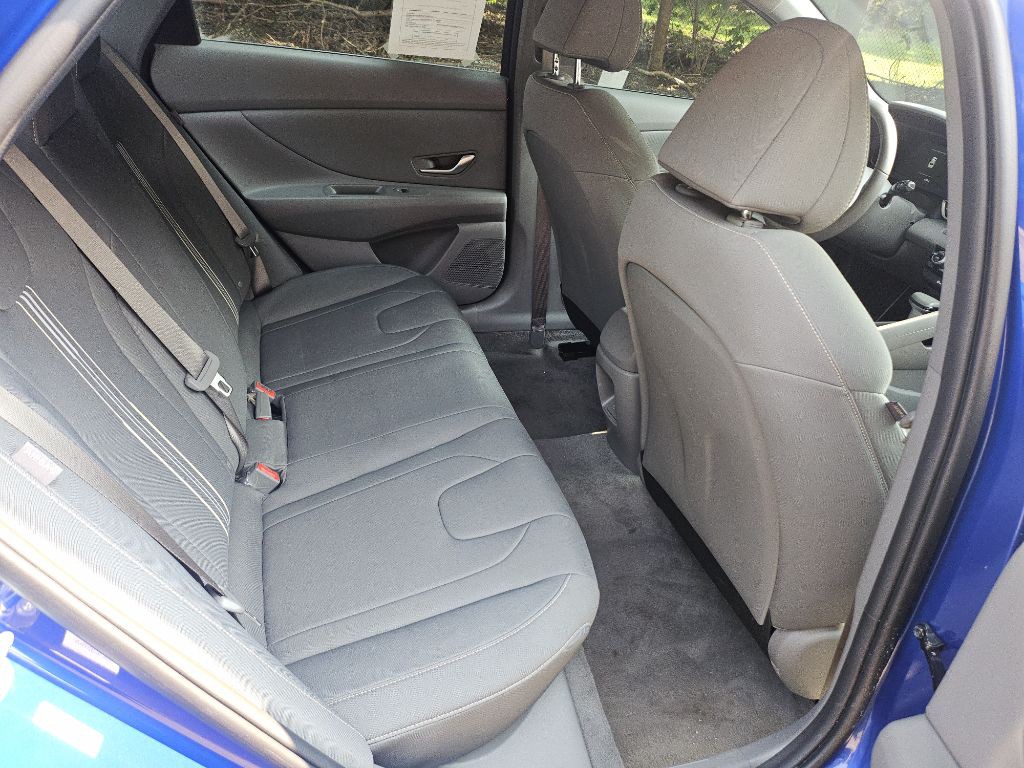 2025 Hyundai Elantra Image 9