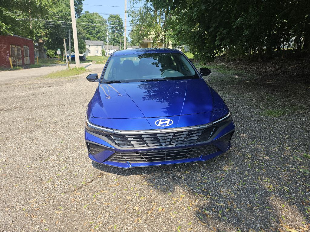 2025 Hyundai Elantra Image 18
