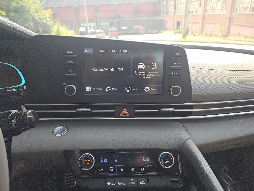 2025 Hyundai Elantra Image 27