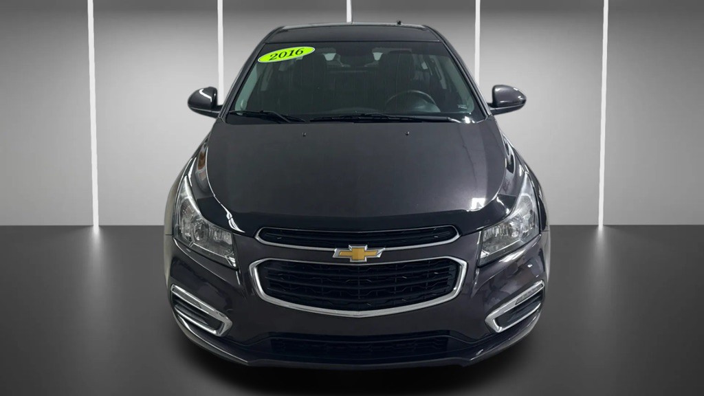 2016 Chevrolet Cruze Image 2