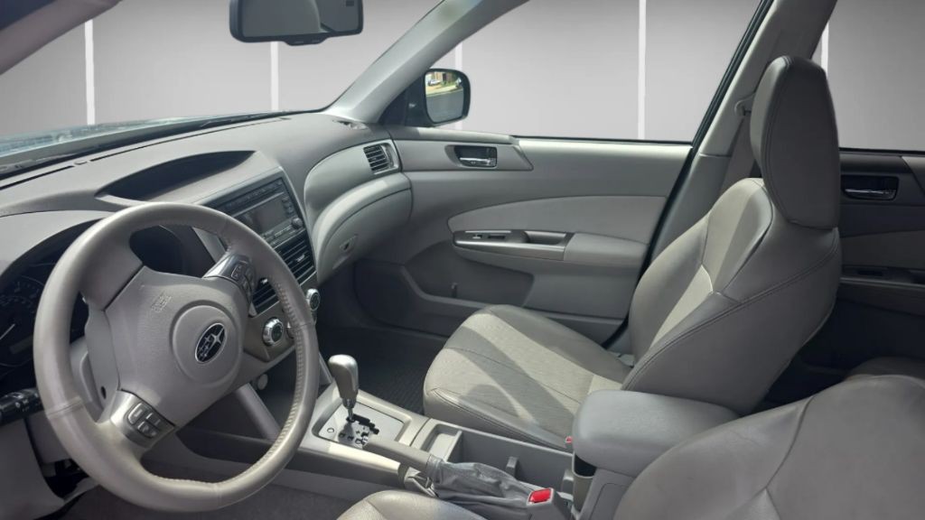 2010 Subaru Forester Image 9