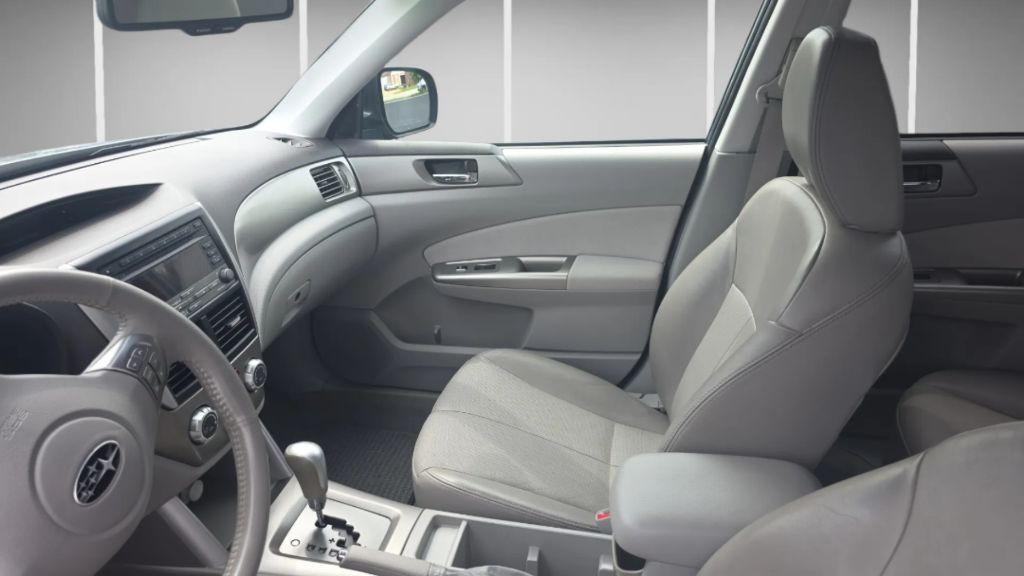 2010 Subaru Forester Image 10