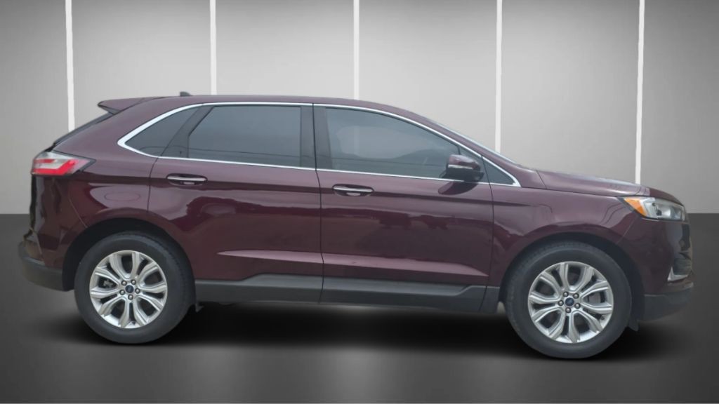 2022 Ford Edge Image 1