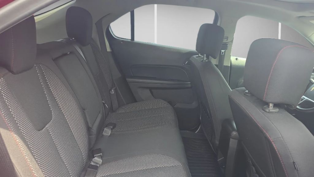 2016 Chevrolet Equinox Image 2