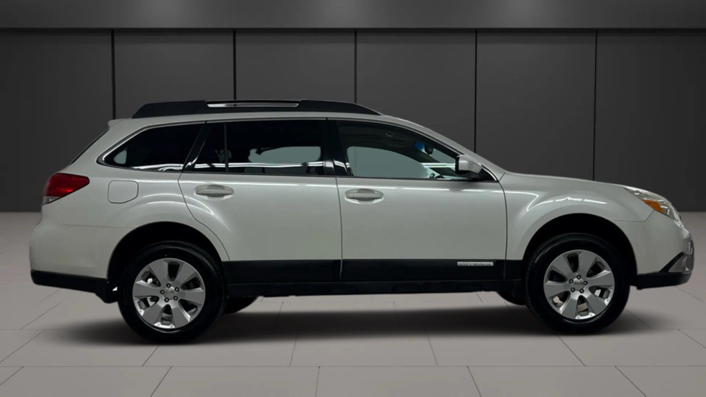 2010 Subaru Outback Image 5