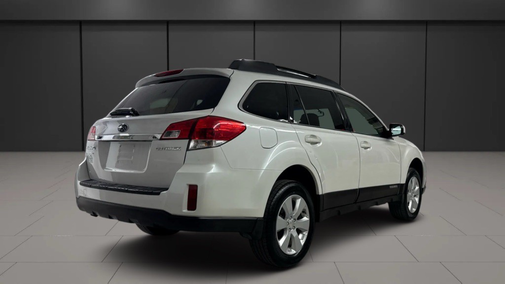 2010 Subaru Outback Image 6