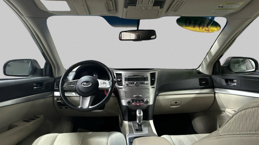 2010 Subaru Outback Image 9