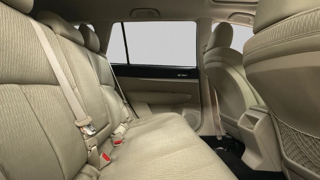 2010 Subaru Outback Image 11