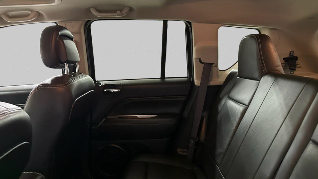 2016 Jeep Compass Image 14