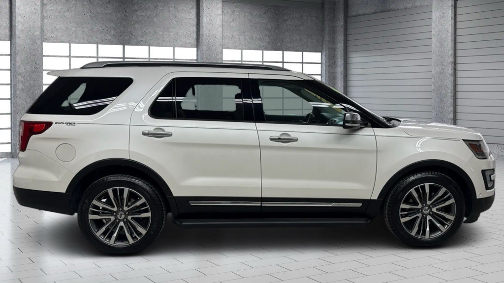 2017 Ford Explorer Image 2