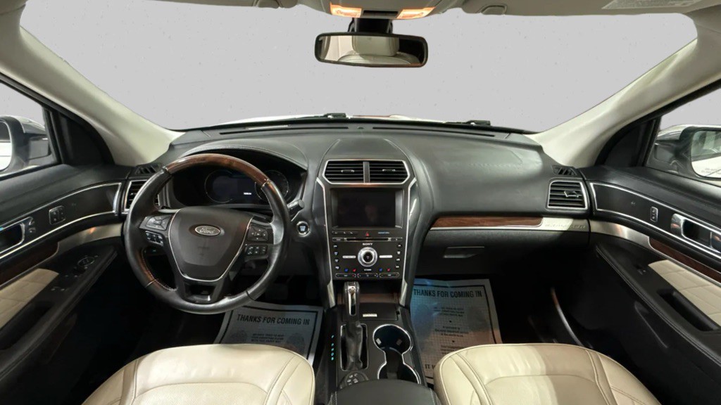 2017 Ford Explorer Image 8