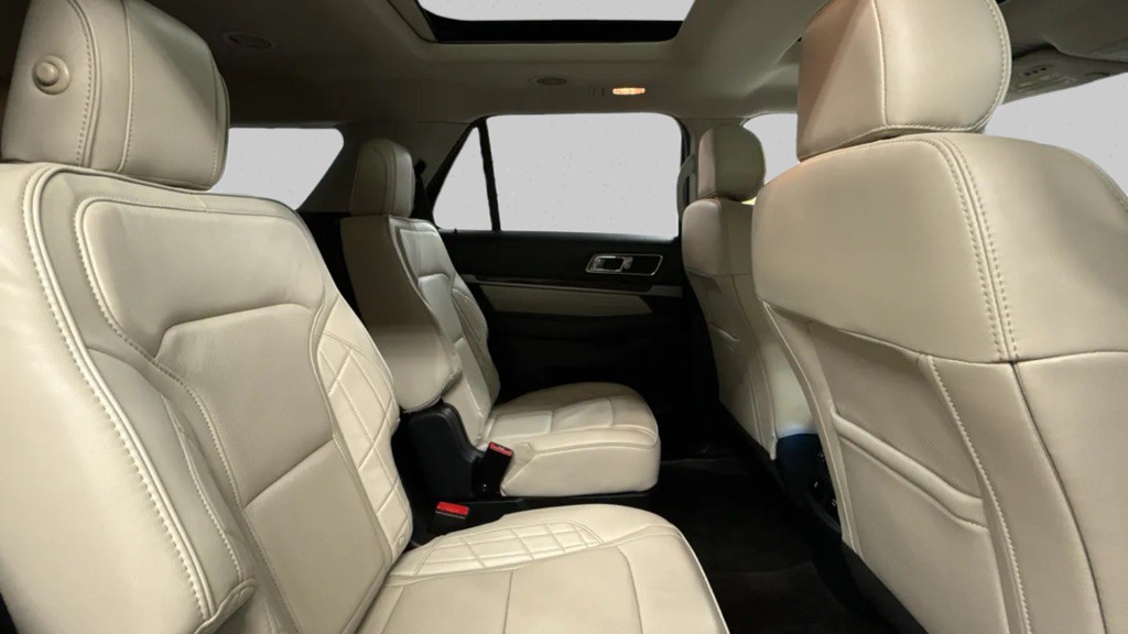 2017 Ford Explorer Image 12