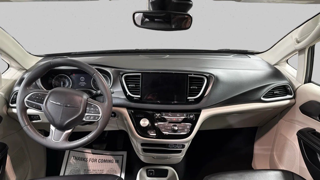 2023 Chrysler Pacifica Image 9