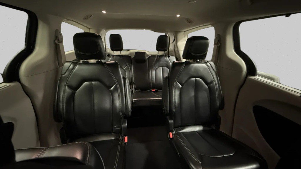 2023 Chrysler Pacifica Image 12