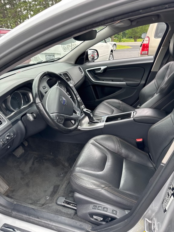 2016 Volvo V60 Image 3