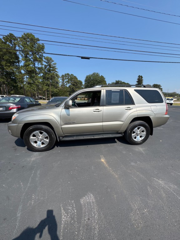 2005 Toyota 4Runner Image 2