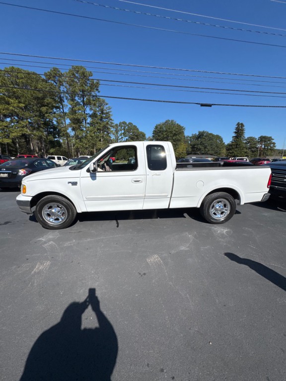 2003 Ford F-150 Image 2