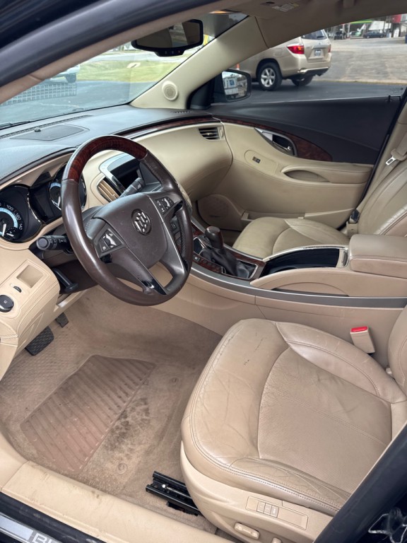 2010 Buick Lacrosse Image 3