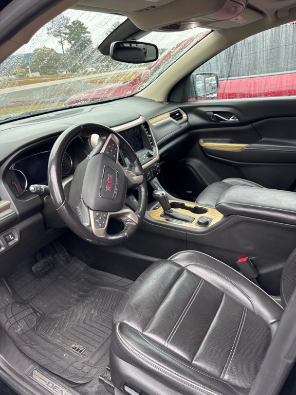 2018 GMC Acadia Image 3