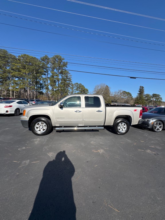 2009 GMC Sierra Image 2