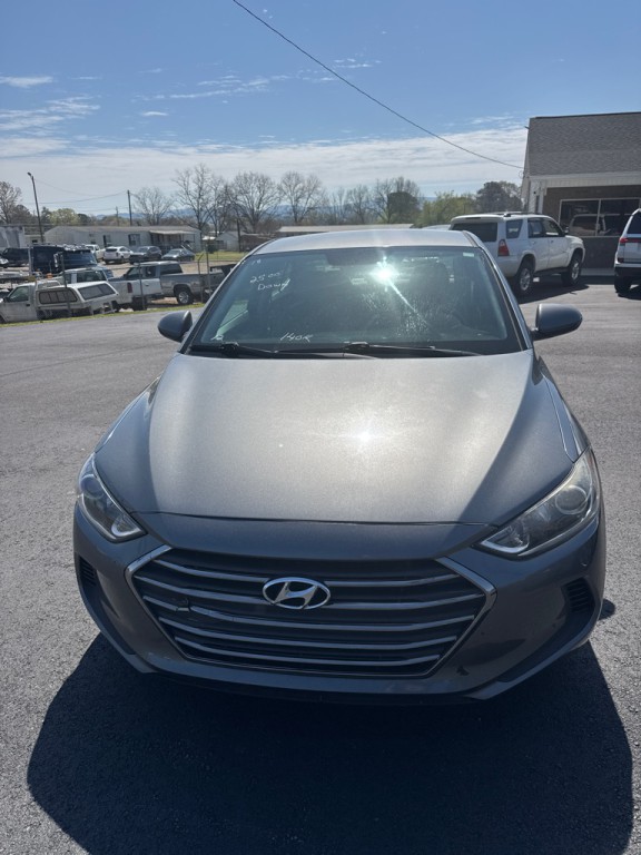 2018 Hyundai Elantra Image 1