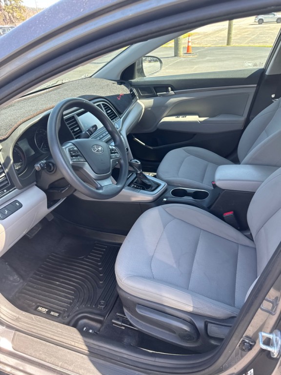 2018 Hyundai Elantra Image 3