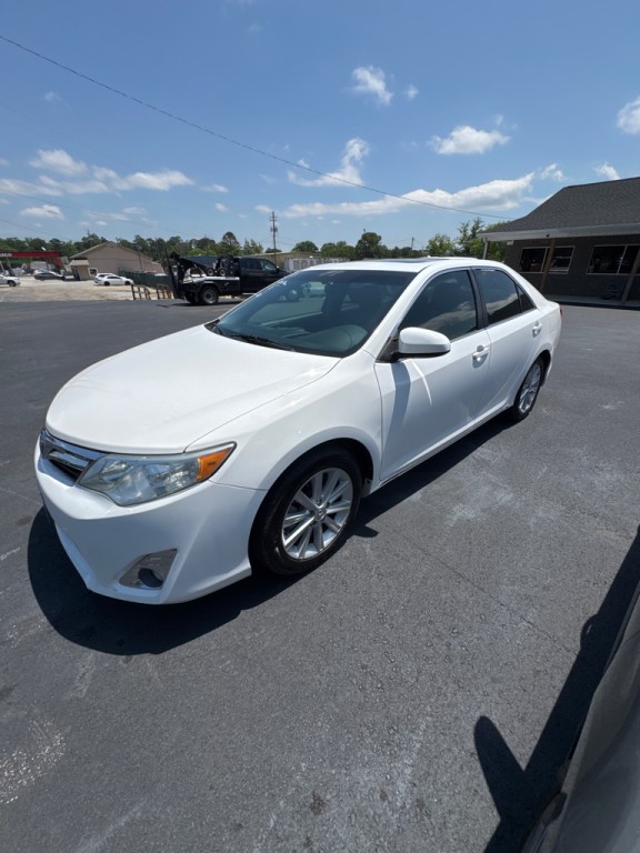 2013 Toyota Camry Image 2