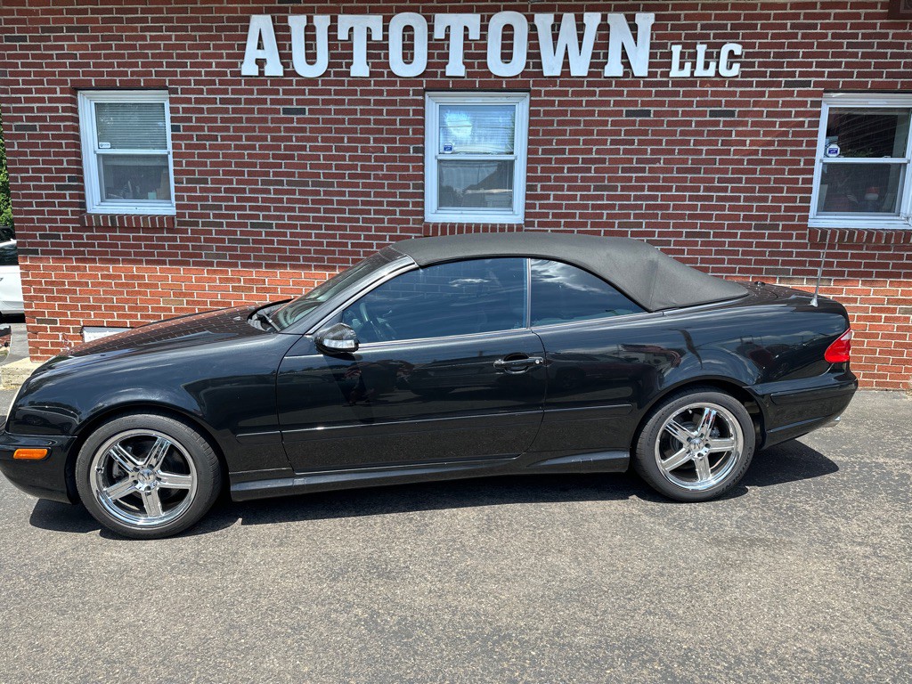 2001 Mercedes-Benz CLK-Class Image 2
