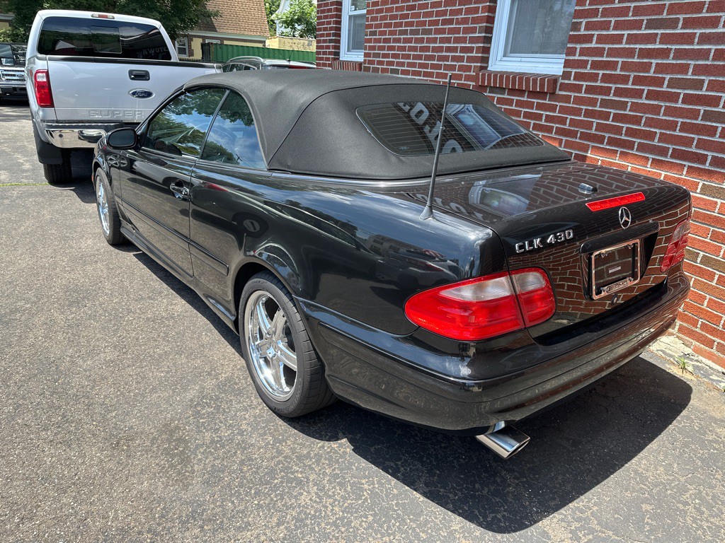 2001 Mercedes-Benz CLK-Class Image 3