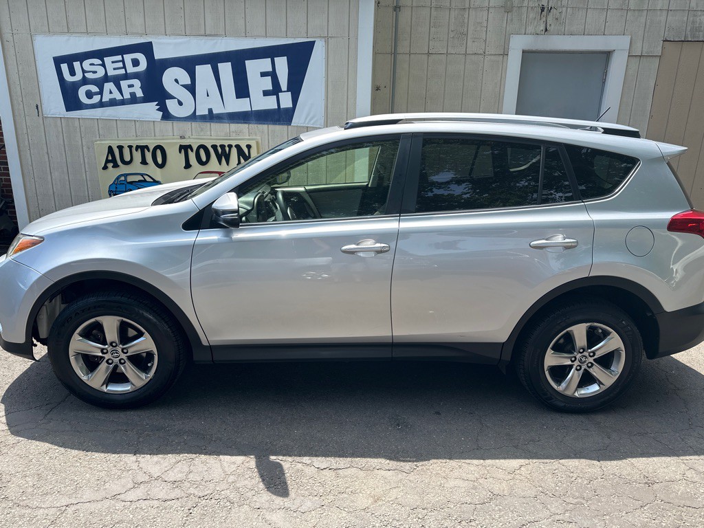 2015 Toyota Rav4 Image 2