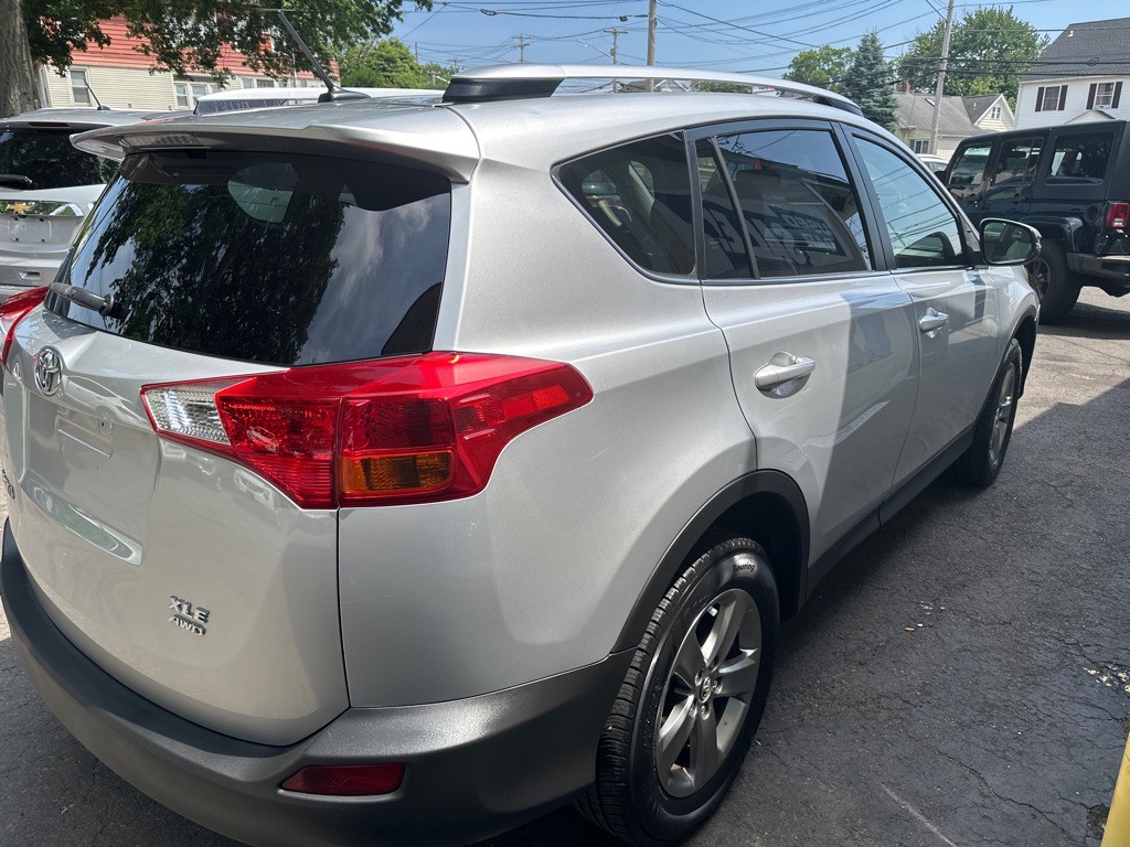 2015 Toyota Rav4 Image 5