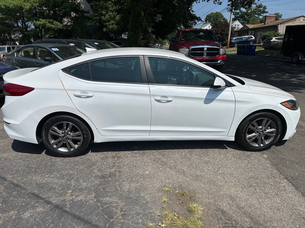 2017 Hyundai Elantra Image 6