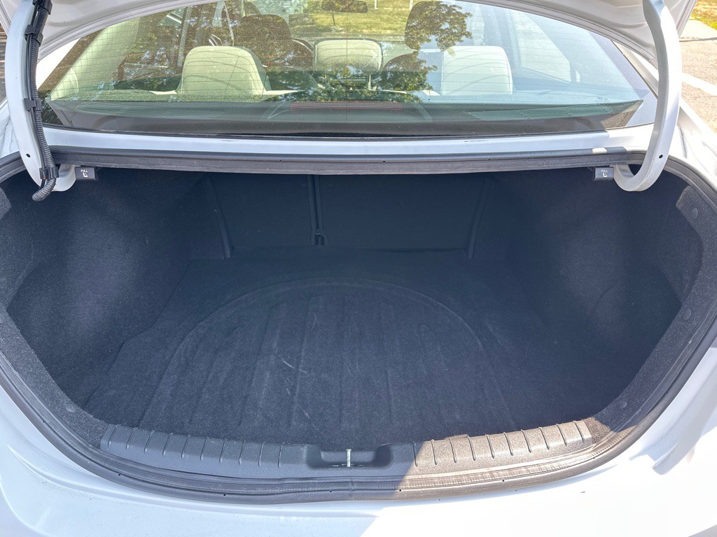 2017 Hyundai Elantra Image 12