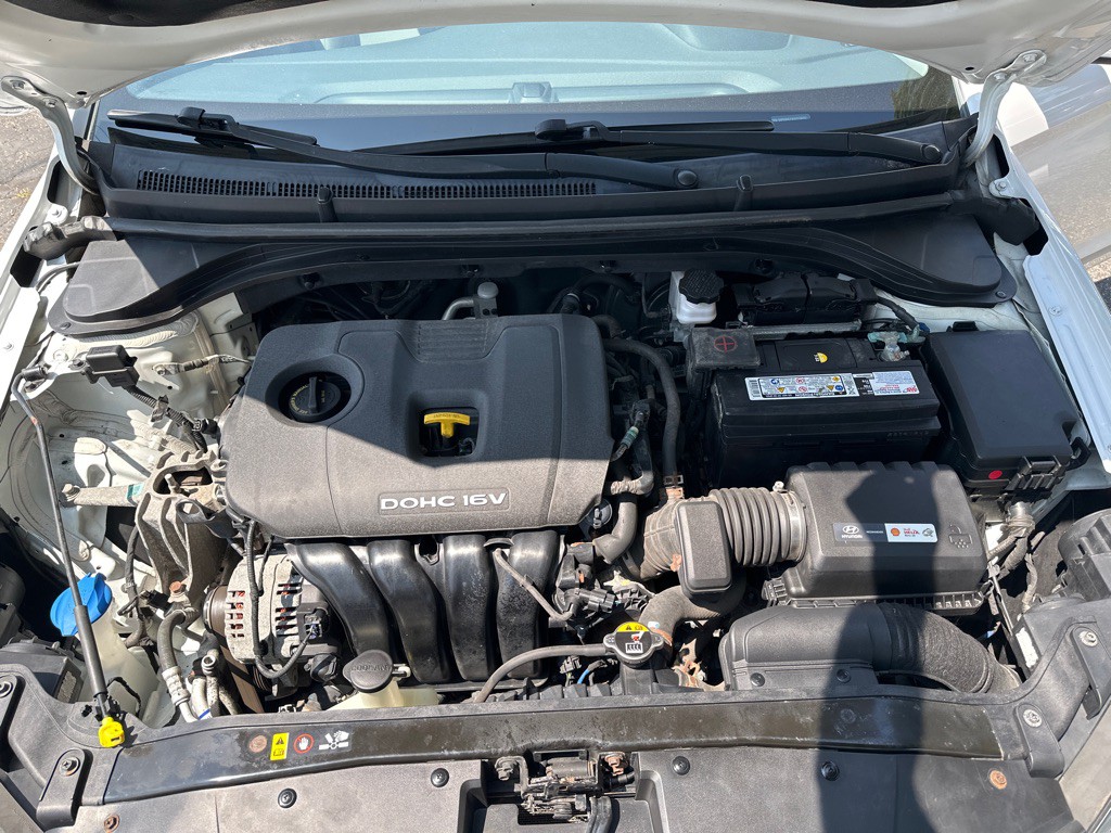 2017 Hyundai Elantra Image 13