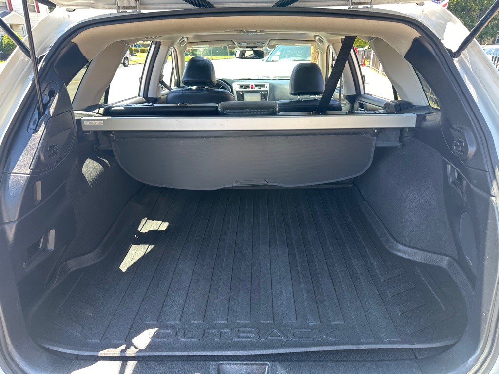 2016 Subaru Outback Image 12