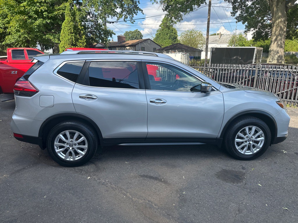 2017 Nissan Rogue Image 6