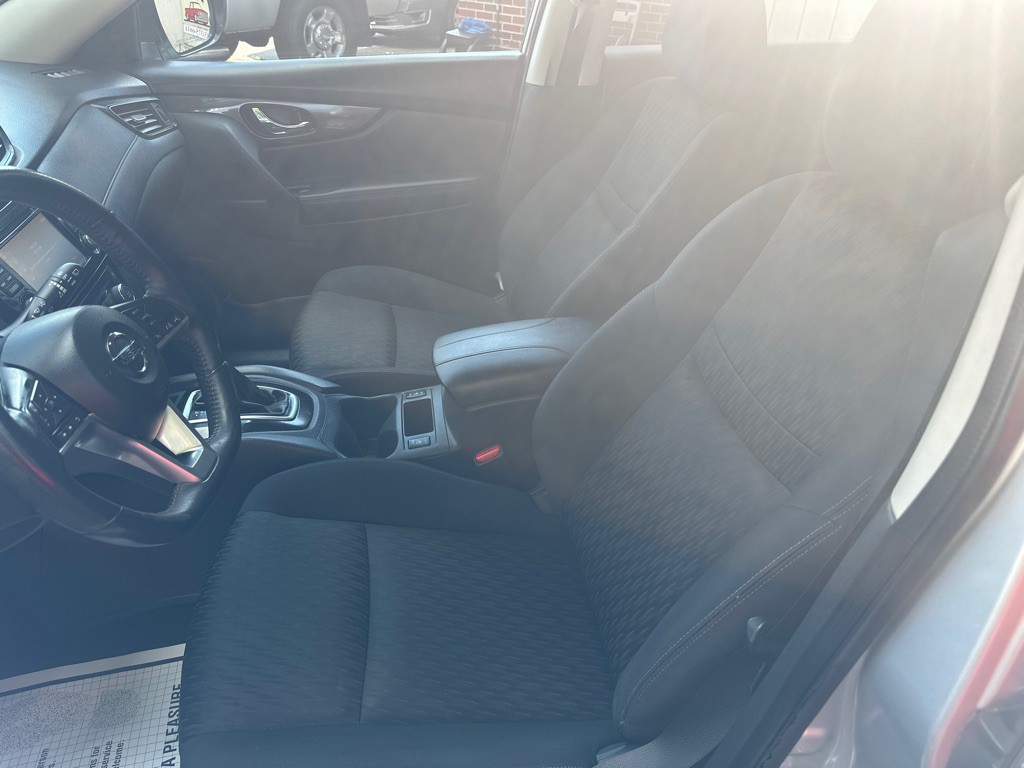 2017 Nissan Rogue Image 9
