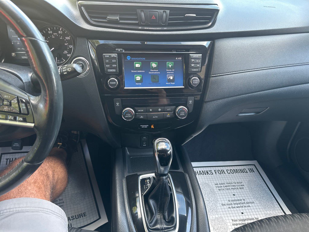 2017 Nissan Rogue Image 11