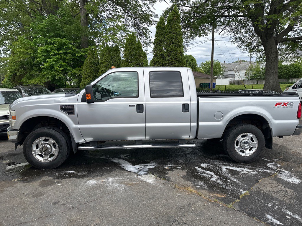 2010 Ford F-350 Image 2