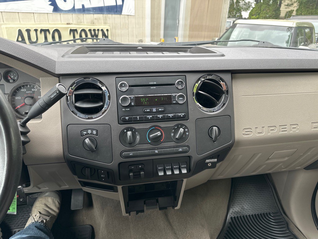 2010 Ford F-350 Image 13