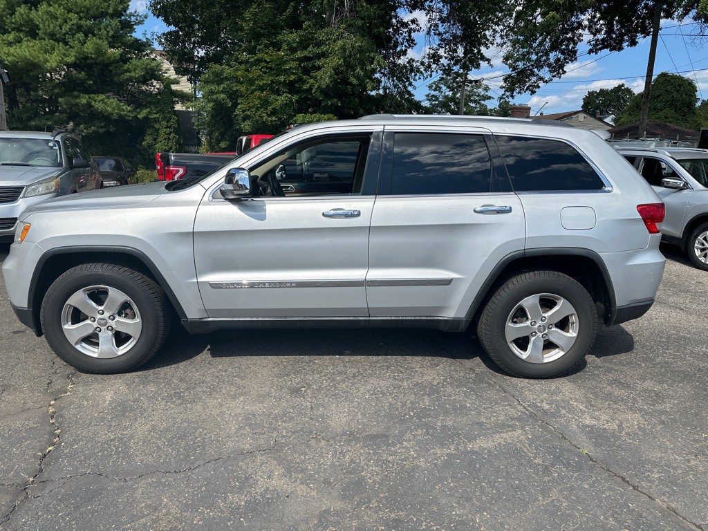 2013 Jeep Grand Cherokee Image 2