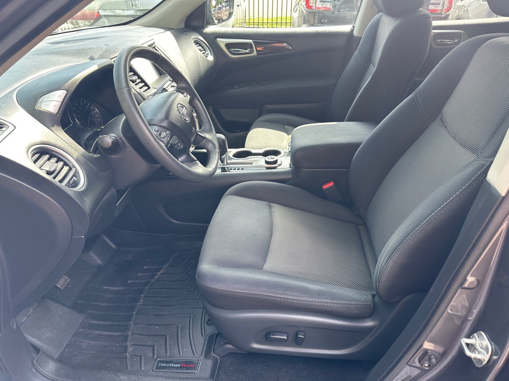 2017 Nissan Pathfinder Image 9