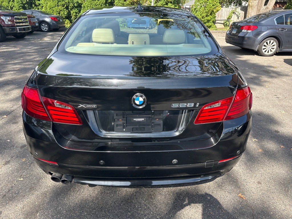 2013 BMW 5 Series Image 4
